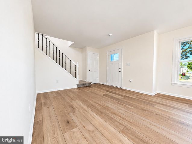 302 S CHESTER AVE, Delran, NJ 08075