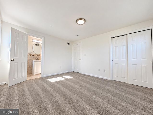 302 S CHESTER AVE, Delran, NJ 08075