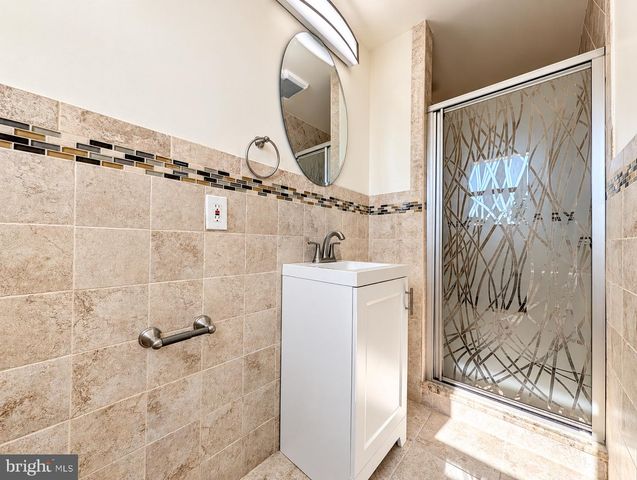 302 S CHESTER AVE, Delran, NJ 08075