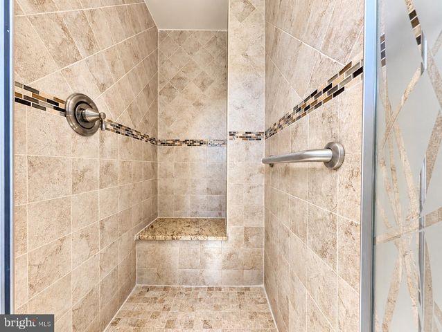 302 S CHESTER AVE, Delran, NJ 08075