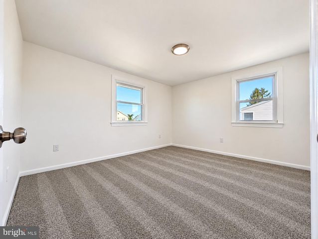 302 S CHESTER AVE, Delran, NJ 08075