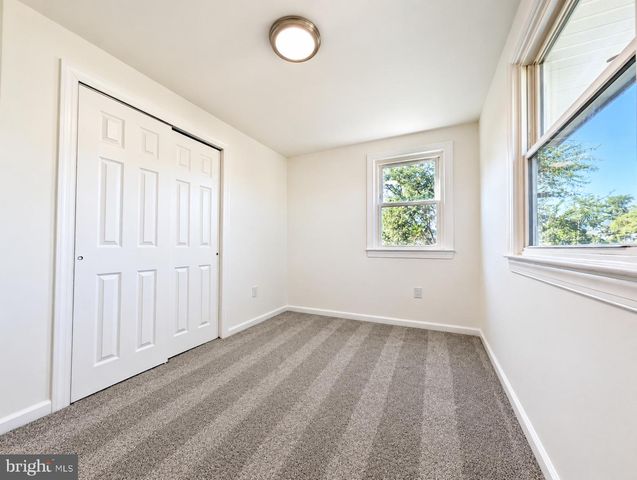 302 S CHESTER AVE, Delran, NJ 08075