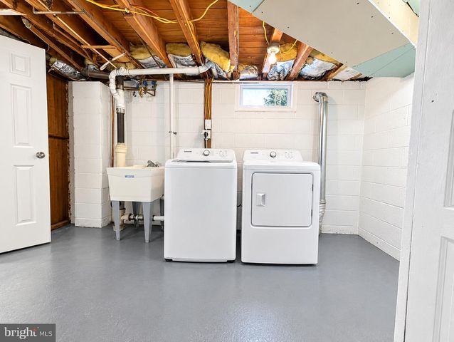302 S CHESTER AVE, Delran, NJ 08075