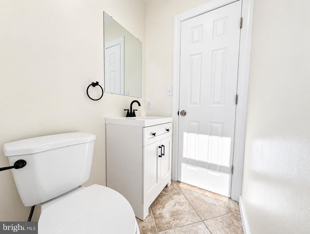 302 S CHESTER AVE, Delran, NJ 08075