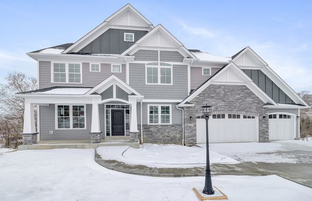 53 Ridgewood Dr, Cecil, PA 15057