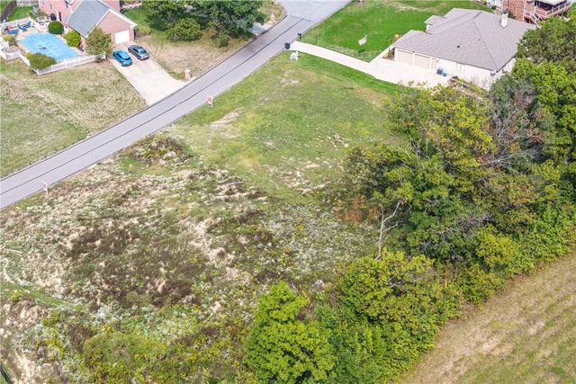 53 Ridgewood Dr, Cecil, PA 15057