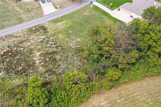 53 Ridgewood Dr, Cecil, PA 15057