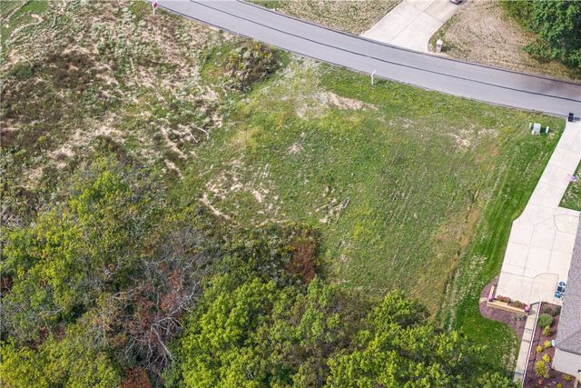 53 Ridgewood Dr, Cecil, PA 15057