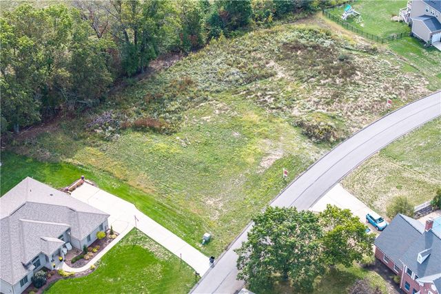 53 Ridgewood Dr, Cecil, PA 15057