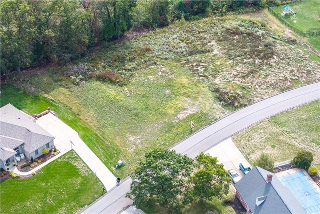 53 Ridgewood Dr, Cecil, PA 15057