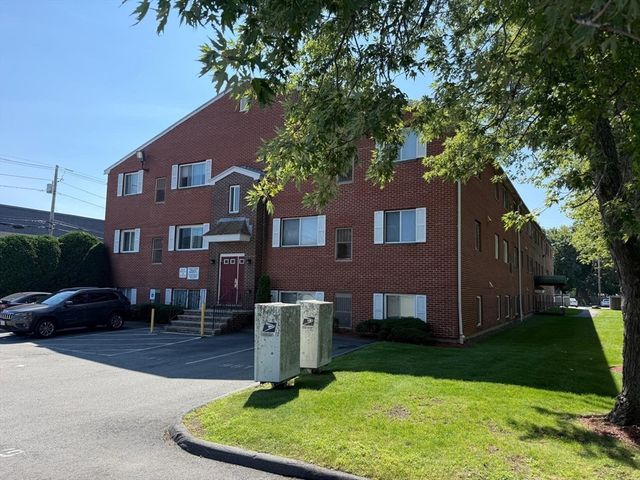 35 Prospect St 215, Woburn, MA 01801