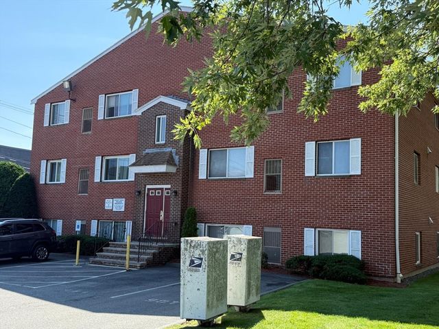 35 Prospect St 215, Woburn, MA 01801