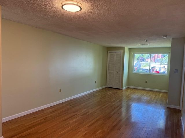 35 Prospect St 215, Woburn, MA 01801