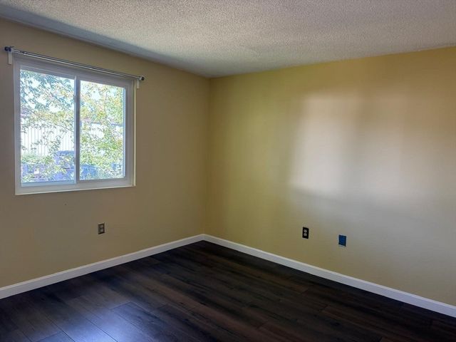 35 Prospect St 215, Woburn, MA 01801