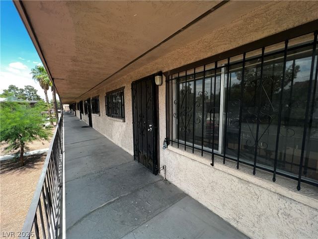 3720 Royal Crest st Street 14, Las Vegas, NV 89119
