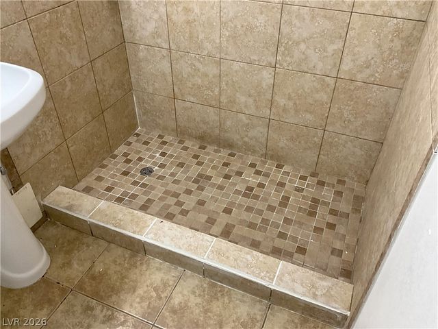 3720 Royal Crest st Street 14, Las Vegas, NV 89119