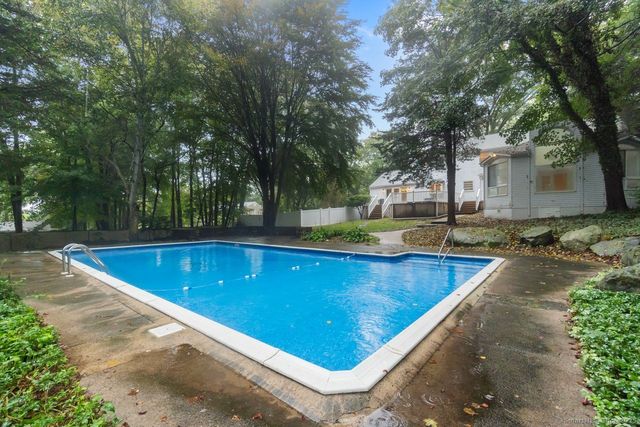 16 Forest Hills Drive, Madison, CT 06443