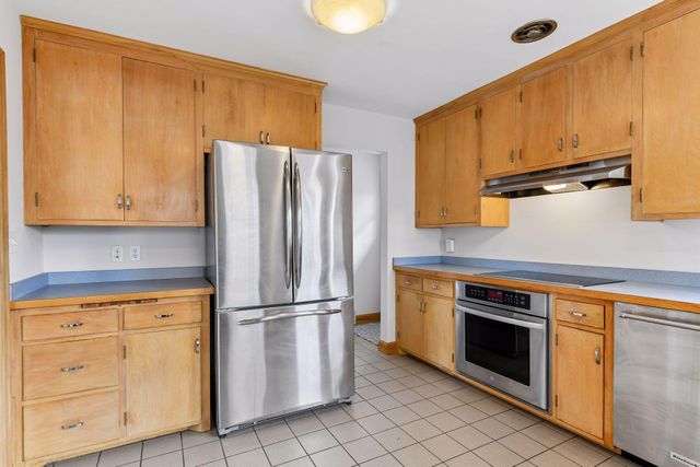 5521 Cumberland Road, Minneapolis, MN 55410