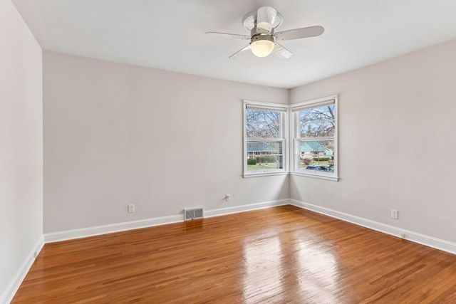 5521 Cumberland Road, Minneapolis, MN 55410