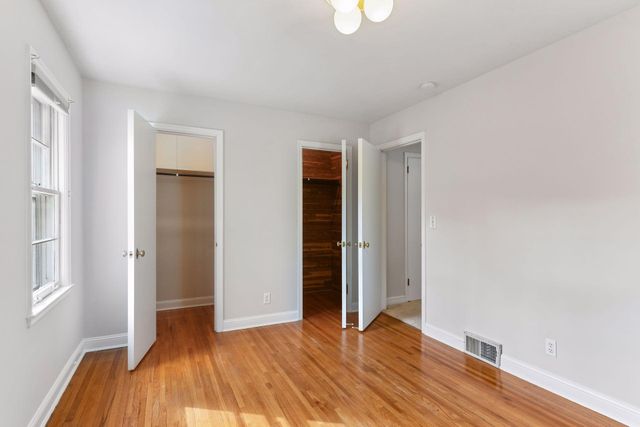 5521 Cumberland Road, Minneapolis, MN 55410