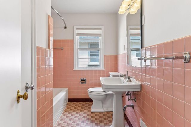 5521 Cumberland Road, Minneapolis, MN 55410