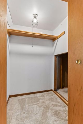 5521 Cumberland Road, Minneapolis, MN 55410