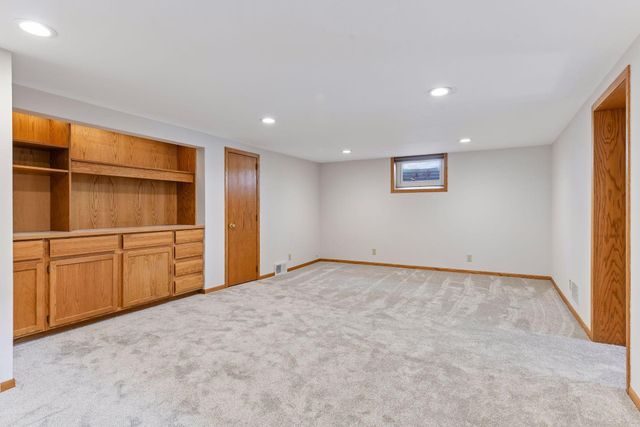 5521 Cumberland Road, Minneapolis, MN 55410