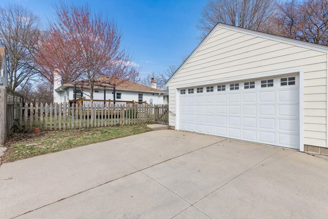 5521 Cumberland Road, Minneapolis, MN 55410