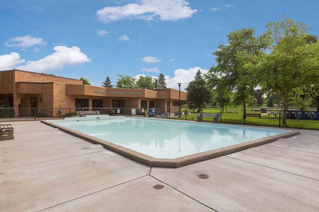 5521 Cumberland Road, Minneapolis, MN 55410