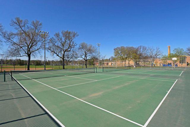 5521 Cumberland Road, Minneapolis, MN 55410