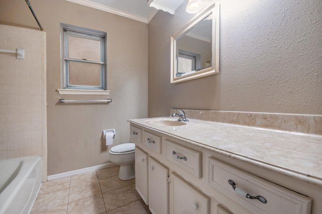 1806 Mcginnis Drive, Pearland, TX 77581