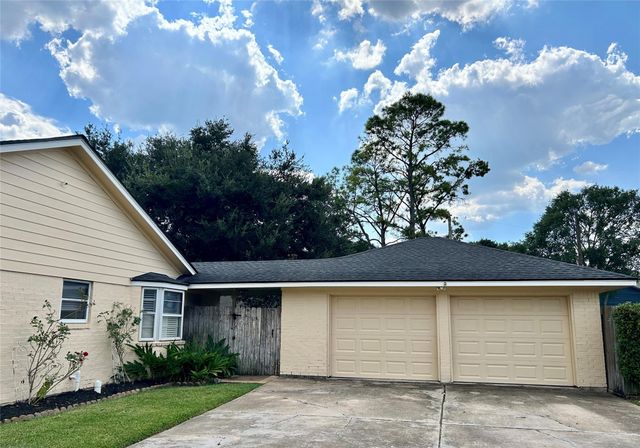 1806 Mcginnis Drive, Pearland, TX 77581