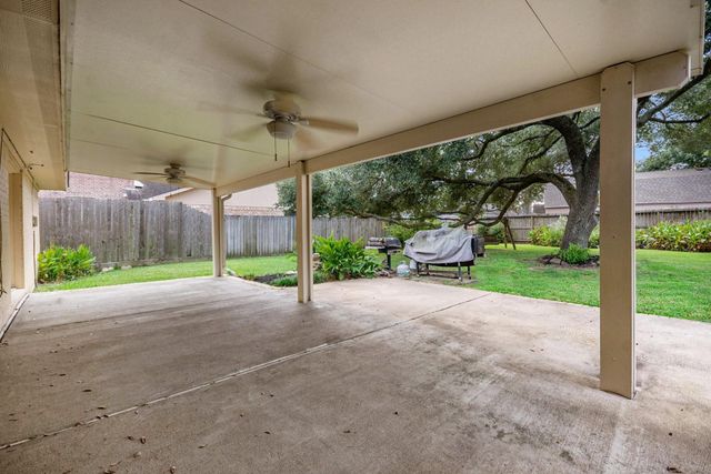 1806 Mcginnis Drive, Pearland, TX 77581