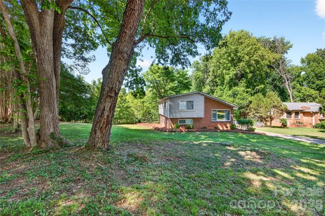 501 Kenlough Drive, Charlotte, NC 28209