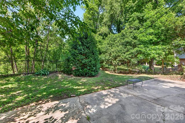 501 Kenlough Drive, Charlotte, NC 28209