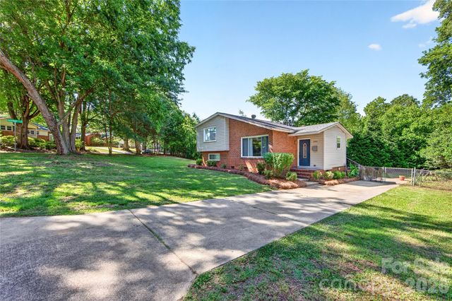501 Kenlough Drive, Charlotte, NC 28209