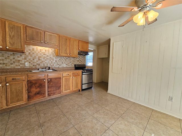 103 W CARVER STREET, Lakeland, FL 33805