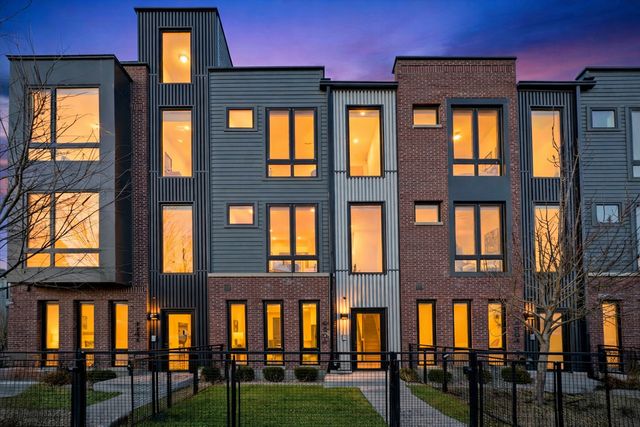 4246 W Belmont Avenue, Chicago, IL 60641