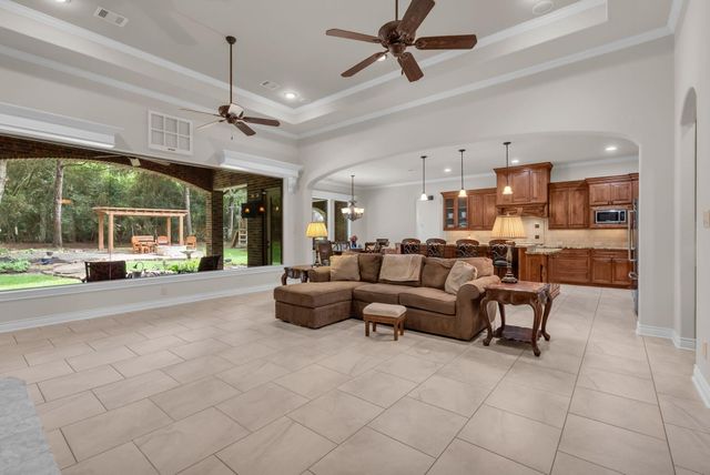 26123 E Crown Crossing Drive, Montgomery, TX 77316