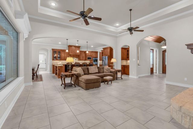 26123 E Crown Crossing Drive, Montgomery, TX 77316