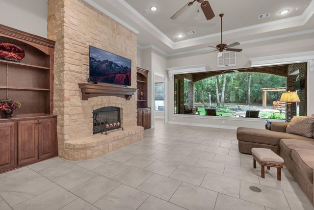 26123 E Crown Crossing Drive, Montgomery, TX 77316
