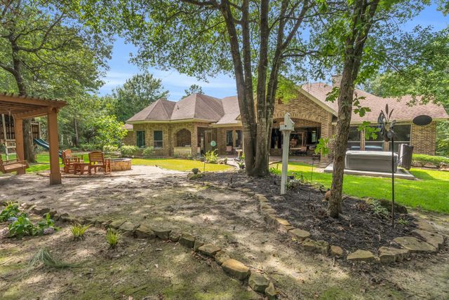 26123 E Crown Crossing Drive, Montgomery, TX 77316