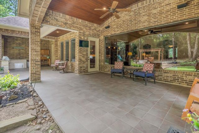 26123 E Crown Crossing Drive, Montgomery, TX 77316
