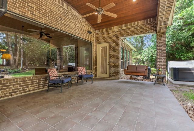 26123 E Crown Crossing Drive, Montgomery, TX 77316