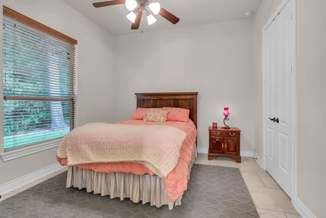 26123 E Crown Crossing Drive, Montgomery, TX 77316