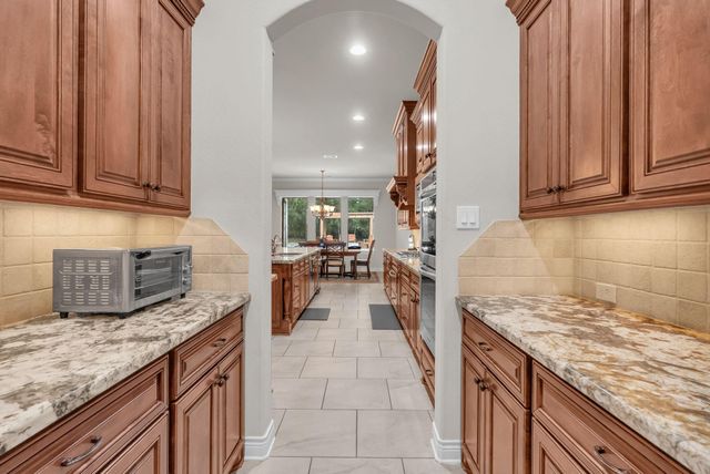 26123 E Crown Crossing Drive, Montgomery, TX 77316
