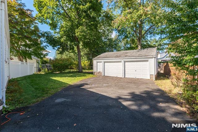 301 Birchwood Road, New Milford, NJ 07646