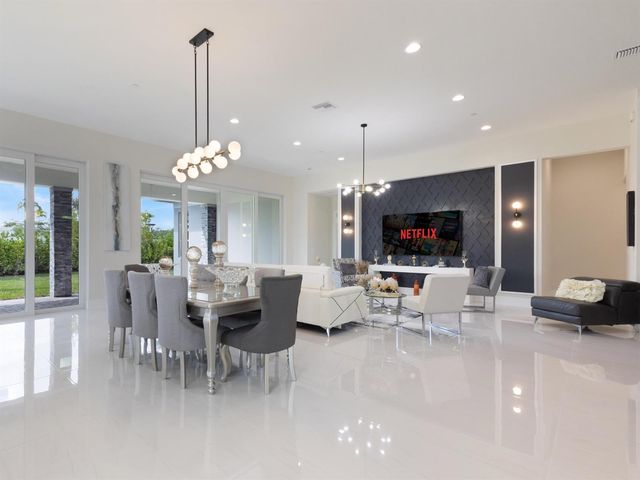 9124 Coral Isles Circle, Palm Beach Gardens, FL 33412