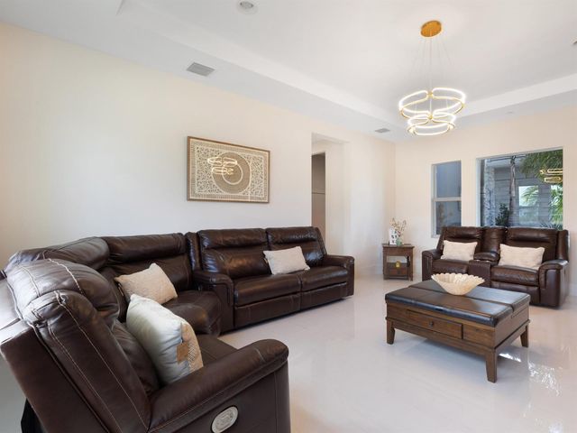 9124 Coral Isles Circle, Palm Beach Gardens, FL 33412