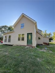 1939 Waterford Road, East Palestine, OH 44413